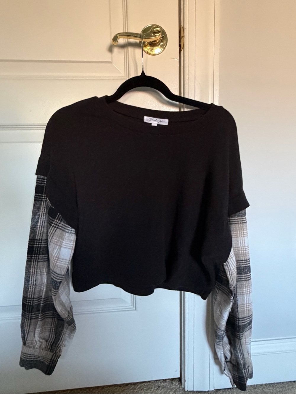 Cropped Black Sweatshirt with Gray Plaid Sleeves